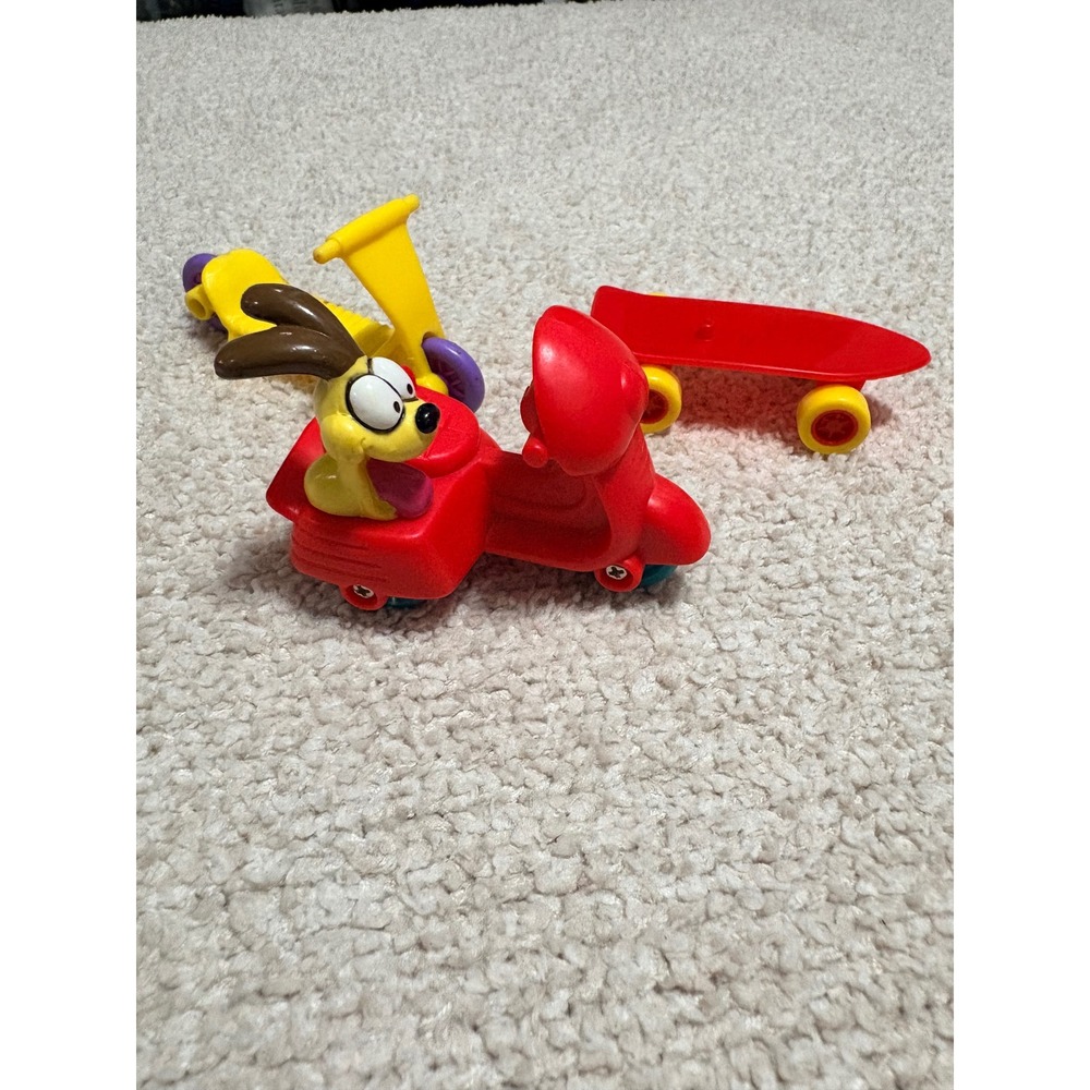 Vintage 1986 McDonalds Garfield Odie Toy Lot Red Scooter Skateboard Yellow 3pc